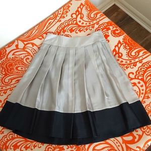 Express Satin Skirt Silver Black Pleated Size 4 New with tags zipper on side